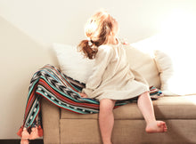 Load image into Gallery viewer, Artisan throw- Mae